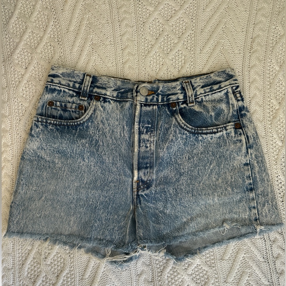 Vintage Levi’s cut-off jean shorts